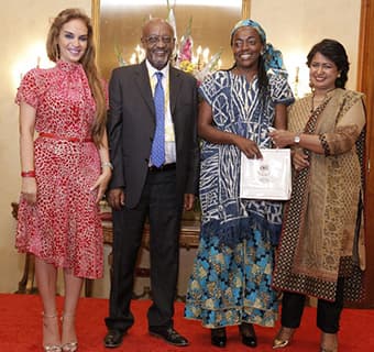 Dr. Rasha Kelej, CEO of Merck Foundation, President of the Republic of Mauritius, Her Excellency Mrs Ameenah Grurib-Fakim (centre) and Mr. Getachew Engida, Deputy Director General of UNESCO and along with the MARS winners 2017 at The State House of Maurit